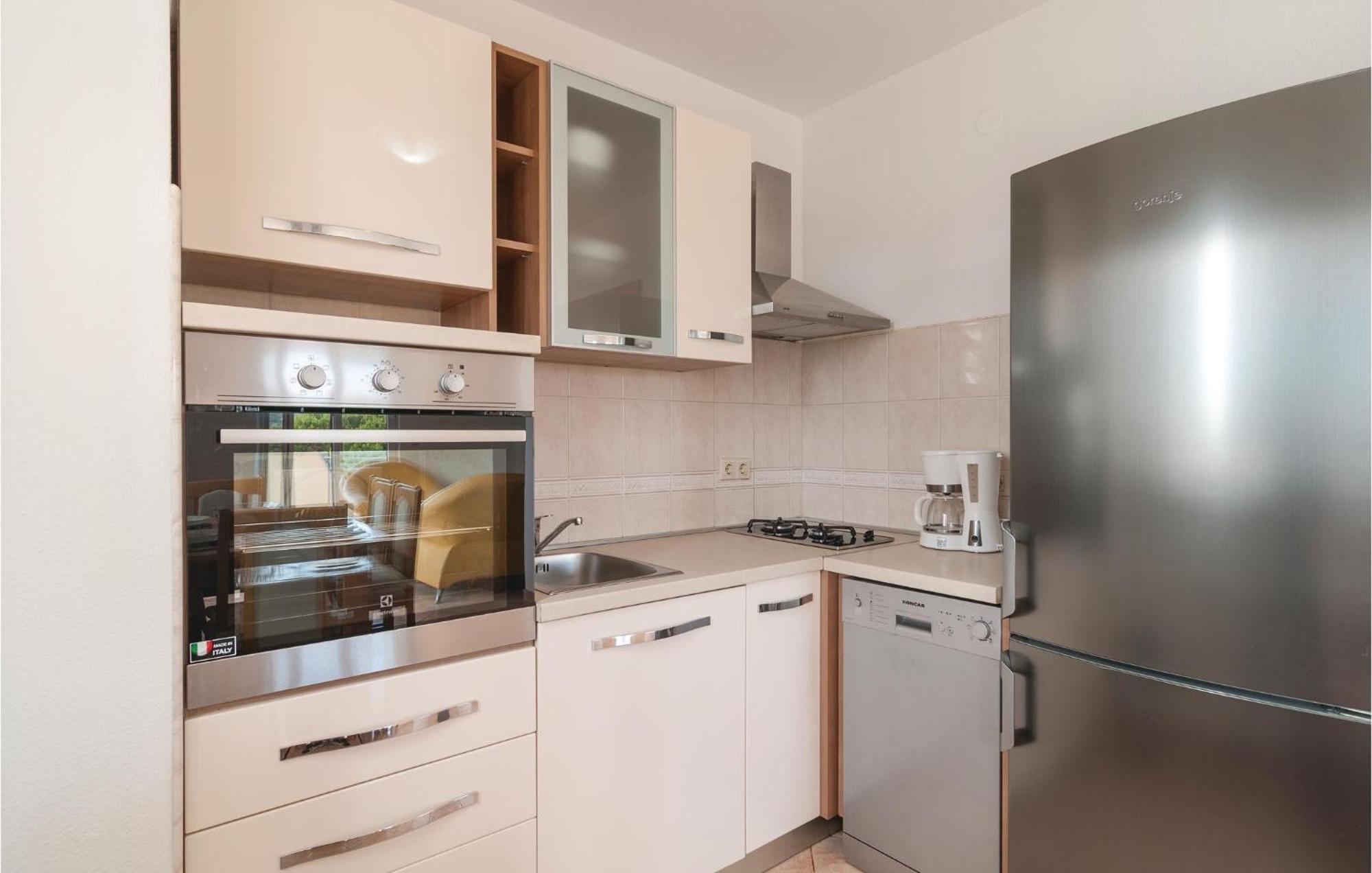 Stunning Apartment In Sevid With Kitchen Zewnętrze zdjęcie