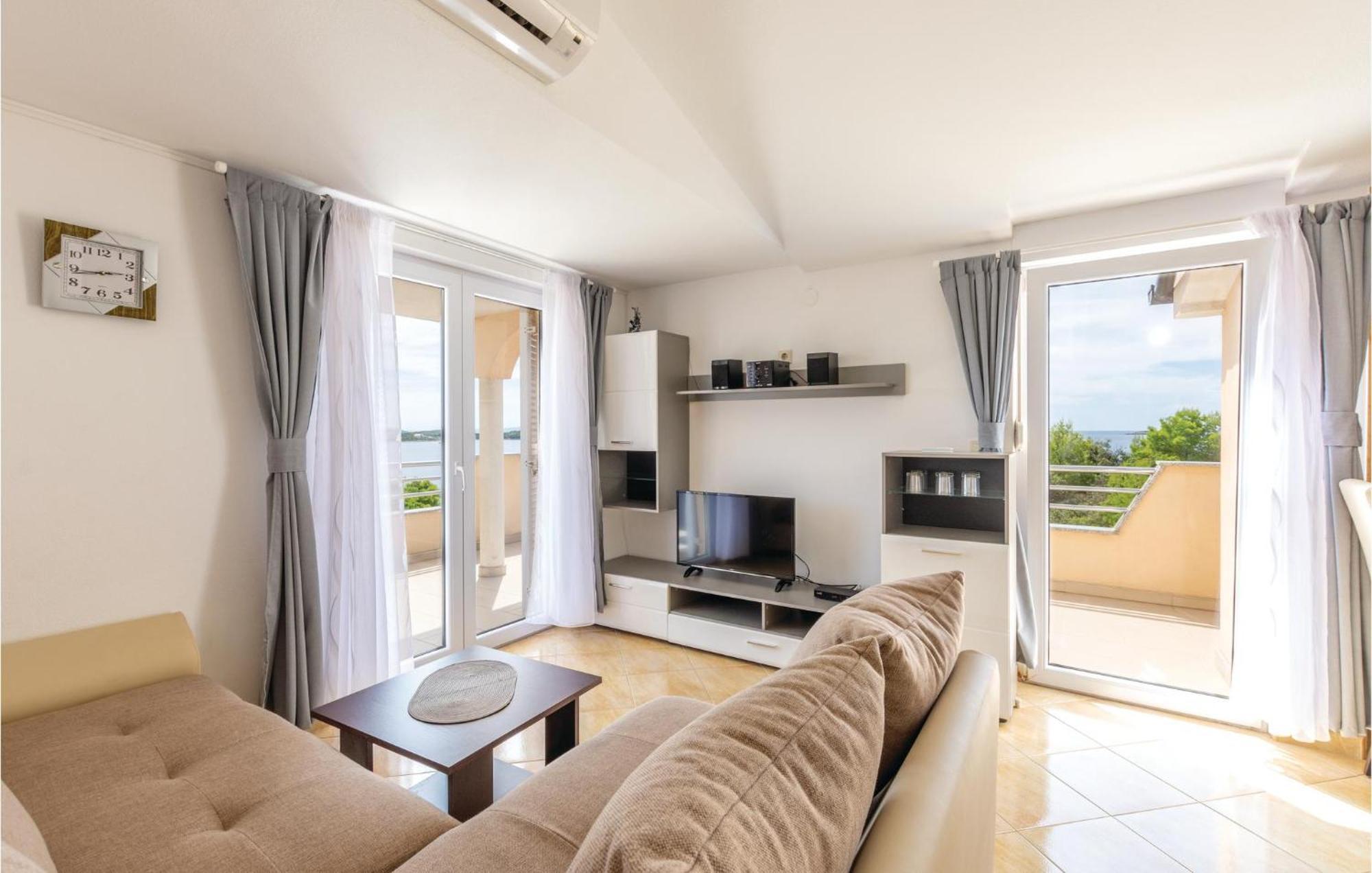 Stunning Apartment In Sevid With Kitchen Zewnętrze zdjęcie